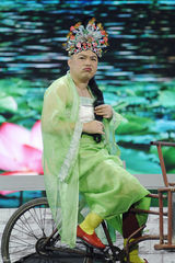 组图：江苏卫视春晚落幕 赵本山助阵F4重聚