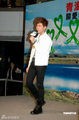 幻灯组图：星光家族向玉树伸出援手 义唱为灾区募款 