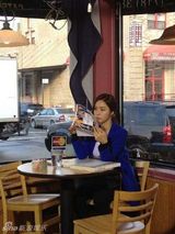 组图：韩星申世京纽约照时尚优雅