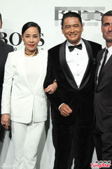 组图：周润发钟楚红同场现身 林志玲秀翘臀