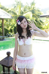 组图：SNH48比基尼写真曝光 湿身戏水大秀爆乳