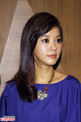 组图：陈意涵出席活动自嘲金马红毯礼服尺度小