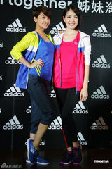 组图：杨丞琳羡慕许玮宁身材 好姐妹共同拍广告