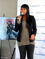 幻灯：詹妮弗-哈德森瘦身成功 展青春活力仿佛重生