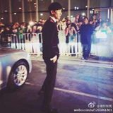 组图：张亮父子观战CBA变球迷 天天：喜欢帅哥