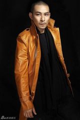 组图：杜奕衡拍摄时尚大片 尽显男人本色