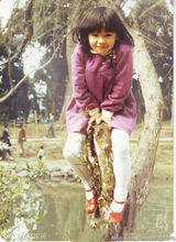 组图：徐若瑄童年萌照曝光 烂漫犹若小花