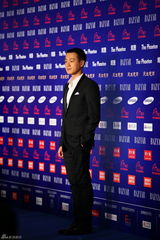 组图：群星亮相BAZAAR明星慈善夜红毯星光熠熠