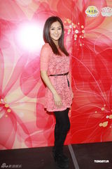 组图：张名雅否认抛弃旧友 知道曝料者是谁