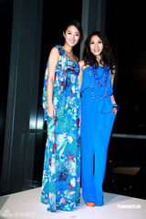 幻灯图集：桂纶镁斜肩裙美艳 蔡健雅宝蓝装优雅