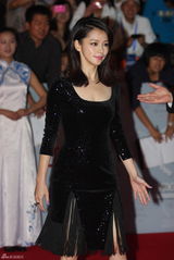 组图：第28届金鸡奖红毯 群星云集女星美艳男星帅气