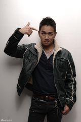 高清图：骆达华型男写真 熟男魅力四射