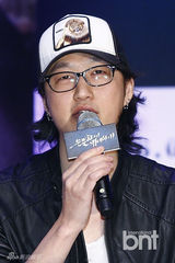 组图：金秀贤朴基雄李玹雨新片演绎花美男间谍