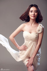 组图：千景唯美写真曝光 尽显女人韵味