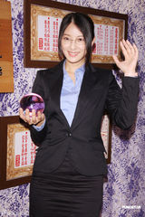 组图：《螺丝小姐》探班 李毓芬不排斥与罗志祥对戏