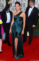 高清组图：玛丽昂-歌迪亚走红毯 大秀香肩宛若缪斯