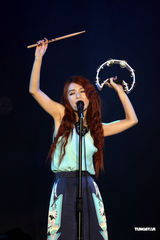 组图：Hebe语出惊人“胸部山” Ella搞笑扮丑相挺