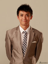 组图：《爱情公寓3》悲催律师李佳航定妆照