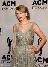 组图：乡村音乐学院颁奖礼 泰勒-斯威夫特红唇电眼