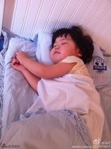 组图：马可爱女曝光 骑脖当有爱奶爸