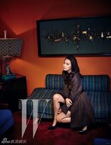 高清图：韩星申敏儿拍时尚大片 波浪卷发神秘妖艳