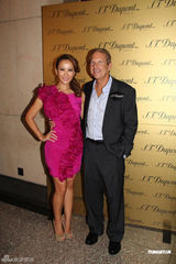 组图：李玟与未婚夫携手亮相 出席活动秀恩爱