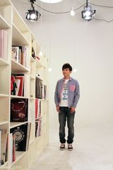 组图：主播谢楠大左甜蜜搭档 青春甜美PK“90后”