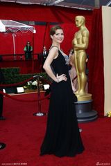 高清组图：奥斯卡红毯 玛丽亚-曼努诺斯黑色礼服