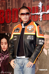 高清组图：《十月围城》台北首映 陈可辛全家走红毯