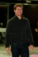 组图：阿汤哥访台宣传新片 亲切挥手展招牌笑容