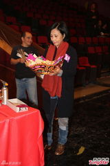 组图：陈百祥欲备护膝贺台庆 余咏珊否认加奖金