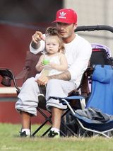 策划：七公主和萌爸贝克汉姆的亲密瞬间