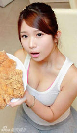 组图：19岁少女鸡排妹郑佳甄大露酥胸性感写真