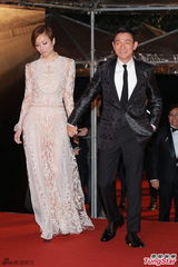 组图：刘德华帅气亮相 与郑秀文再度合作