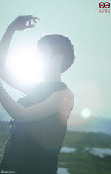 组图：曾轶可曝光意境大片 流露渐熟女人味