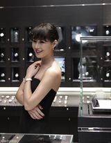 组图：陈燃出席活动秀英文 获凯奇称赞