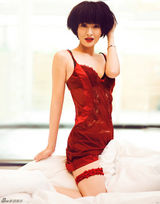 组图：于越性感俏皮杂志大片尽显风情