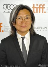 组图：陈可辛撑《合伙人》首映 杜鹃文艺范十足