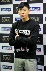 组图：原2PM成员朴宰范参加活动 大秀精彩街舞