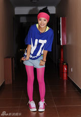 幻灯图：林园《非常90后》造型前卫 引90后新潮流