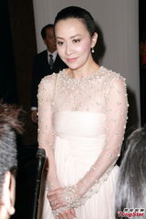 组图：刘嘉玲否认代孕传闻 称享受二人世界