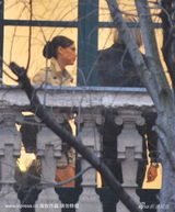 幻灯图集：小贝夫妇米兰购物 维多利亚秀美腿