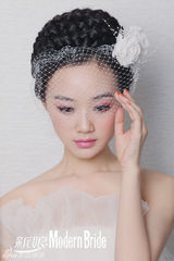 组图：战菁一变身时尚新娘 造型百变唯美动人