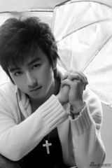 组图：武雨泽时尚大片曝光 邻家男孩清秀帅气