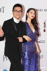 高清图：Angelababy深V长裙现身 林家栋绅士护花