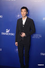 组图：黄立行否认与徐静蕾婚讯 称妨碍结识新女生