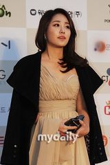 组图：韩Gaon K-pop颁奖bigbang等闪耀红毯