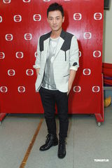 组图：林峰否认恋上吴千语 只是朋友吃饭