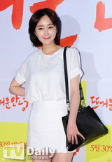 组图：FTIsland朴信惠CNBLUE等捧场李洪基新片