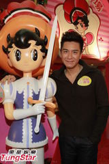 组图：马国明直言无拍拖热情 出席活动献唱